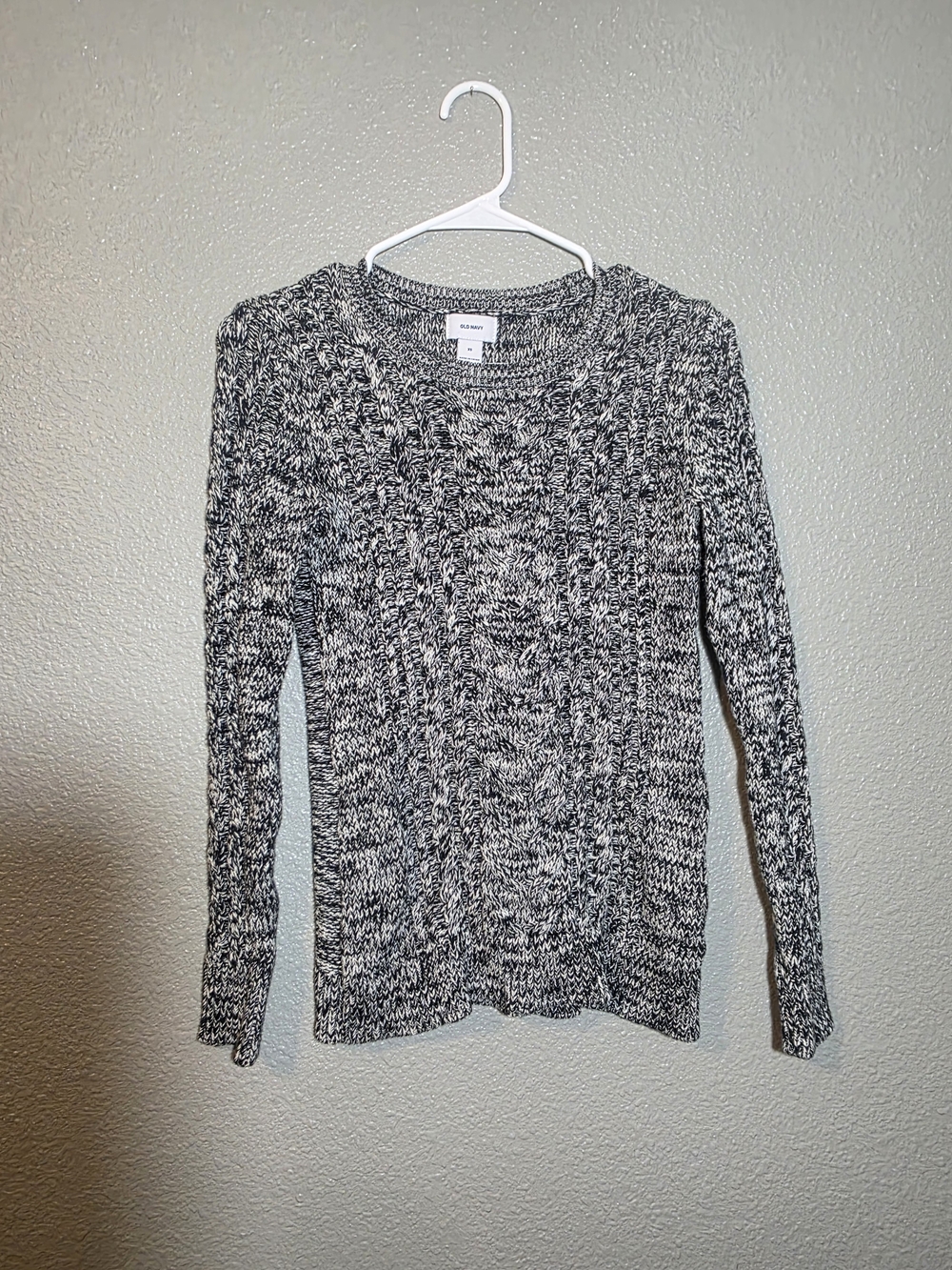 Old Navy Marled Black and White Cable Crewneck Sweater